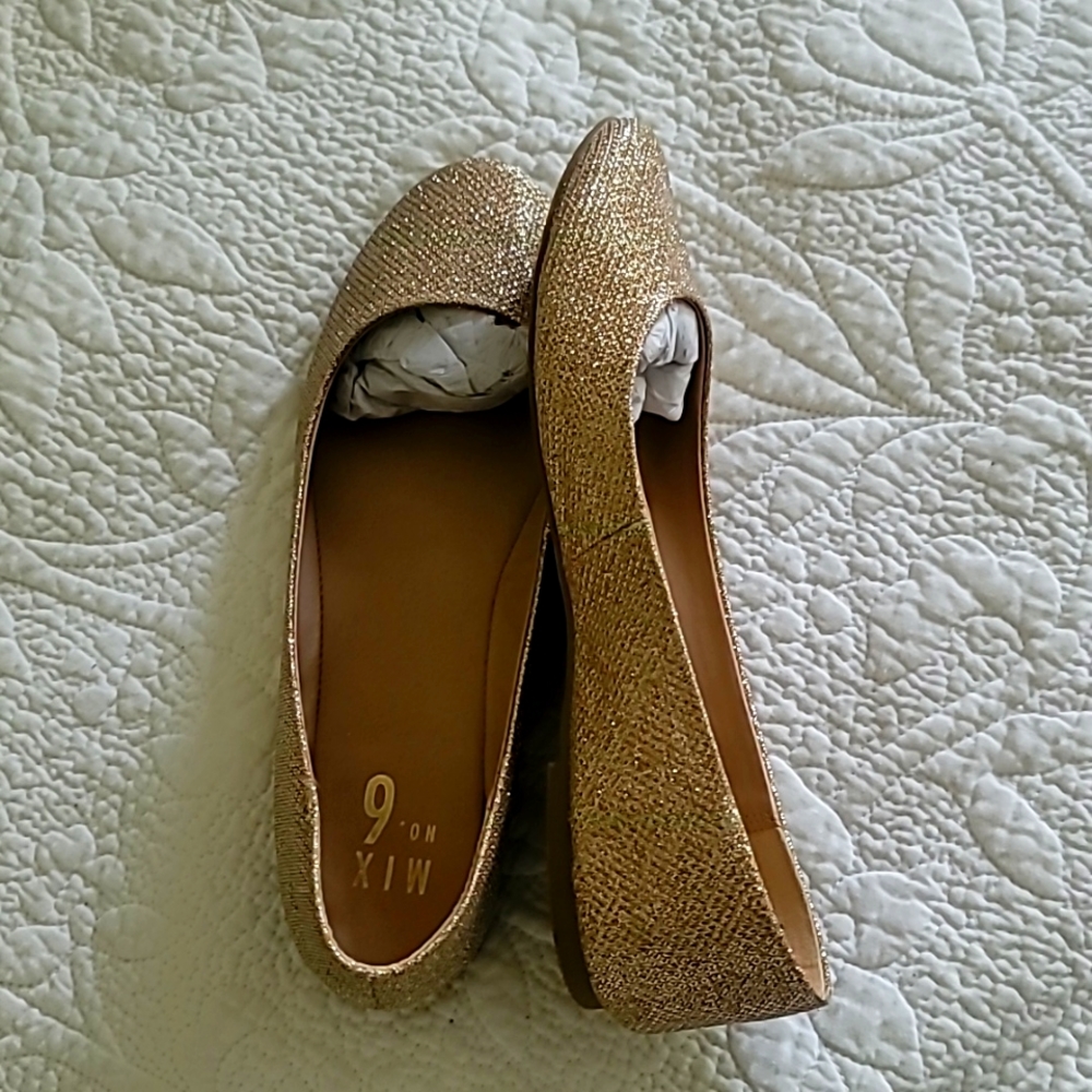 SIZE 7 CHAMPAGNE FLATS . Mix no.6